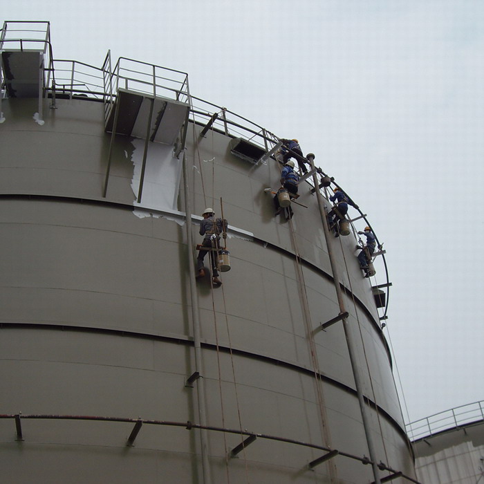 石化(hua)設備聚(ju)氨酯面(mian)漆